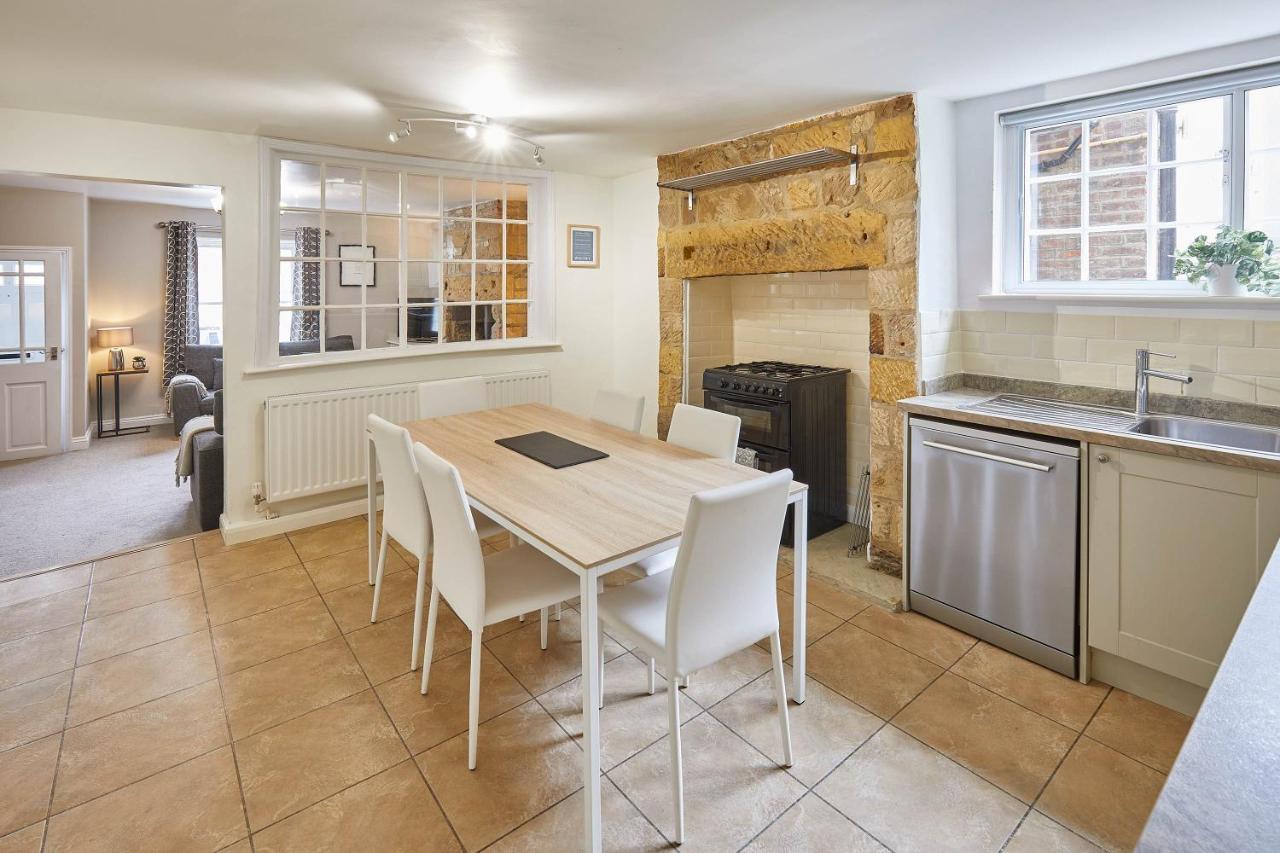 Host & Stay - Princess Place Townhouse Whitby Exteriér fotografie